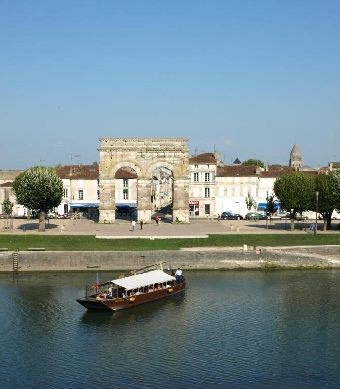 The Originals City, Des Arenes, 3* Saintes