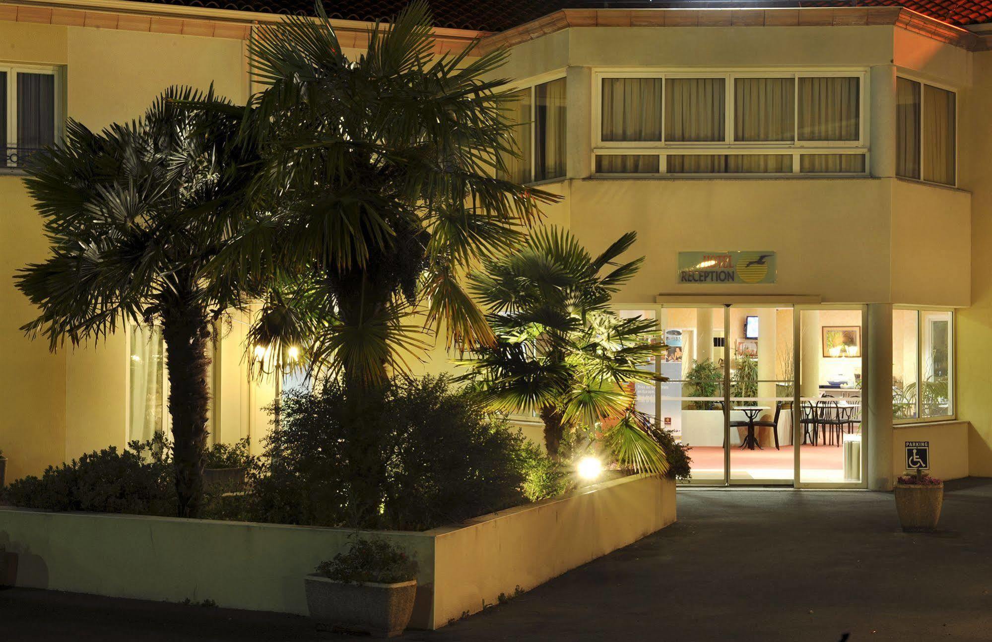 Hotel The Originals City, Des Arenes,