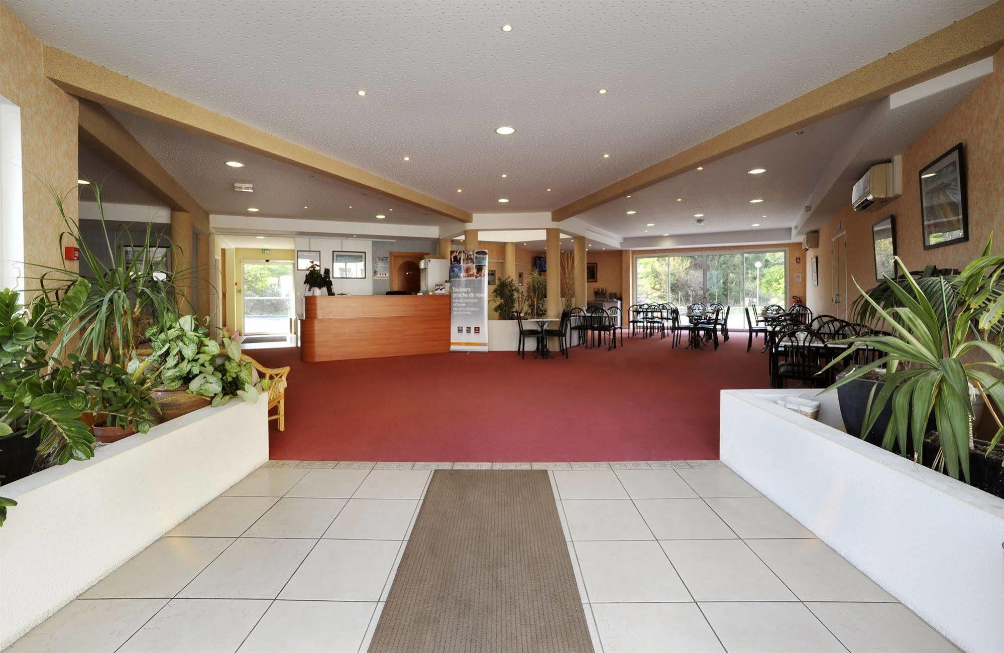 Hotel The Originals City, Des Arenes, Saintes