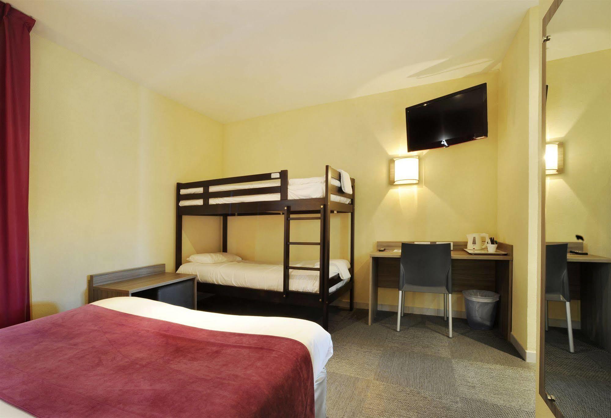 Hotel The Originals City, Des Arenes, Saintes
